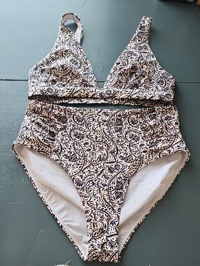 Two-Piece Paisley High-Waist Bikini Set in Navy and Cream Athleta High Waist Sm